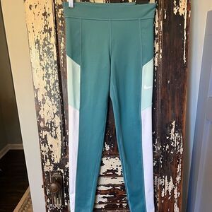 NWT Nike Dri-Fit girls two tone training leggings tights. Size XL. Tights fit.
